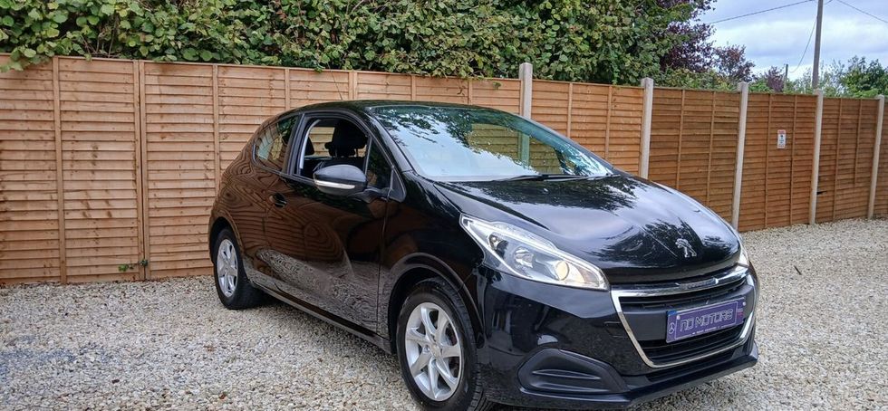 Peugeot 208 2016