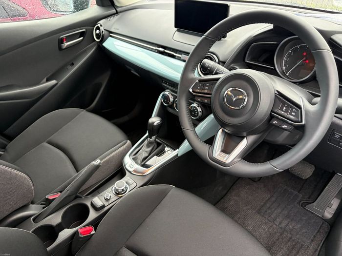 Mazda 2 2025