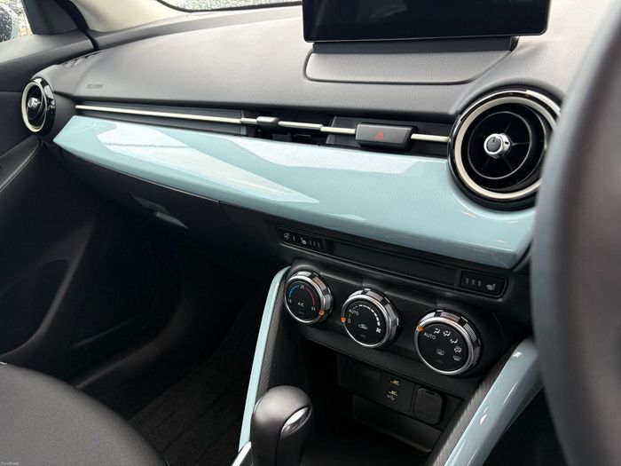 Mazda 2 2025