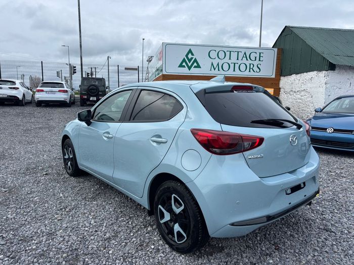 Mazda 2 2025
