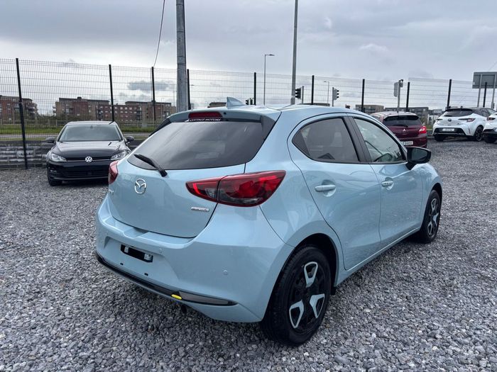 Mazda 2 2025
