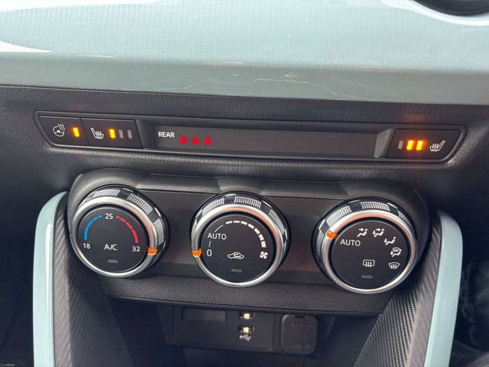 Mazda 2 2025