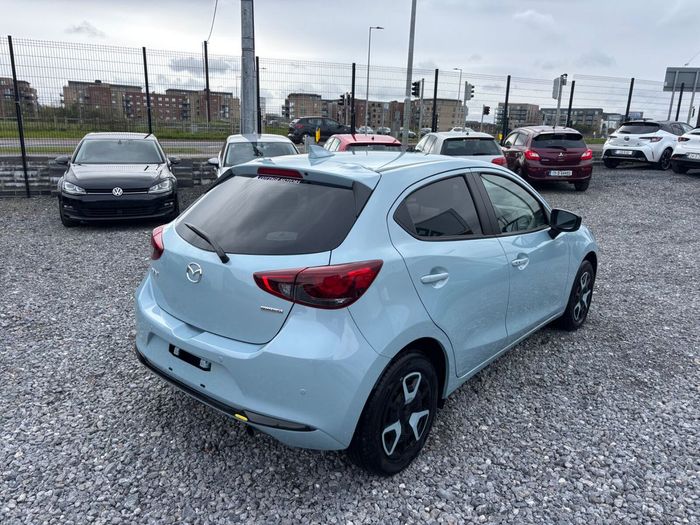 Mazda 2 2025