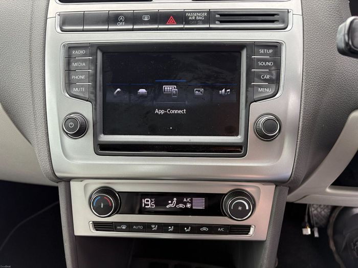 Volkswagen Polo 2016