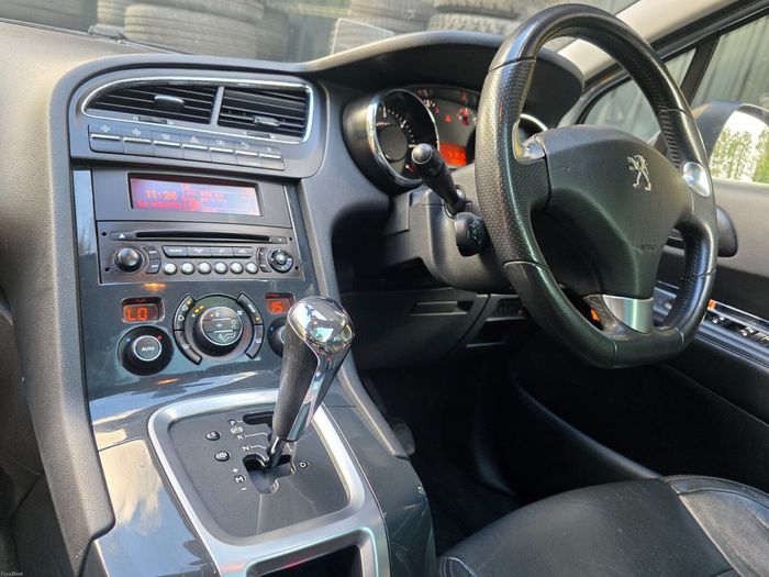 Peugeot 5008 2016