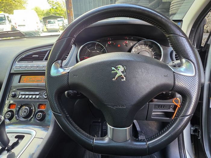 Peugeot 5008 2016