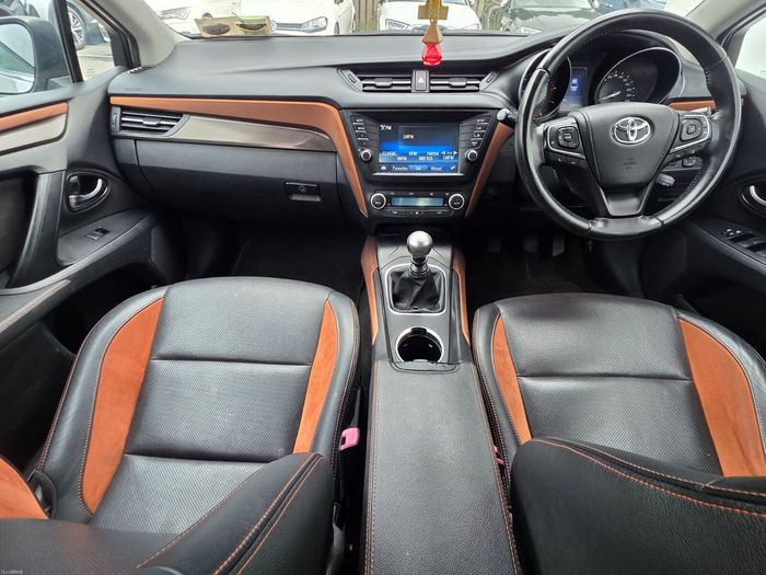 Toyota Avensis 2016