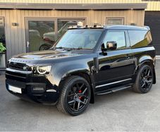 Land Rover Defender 2025