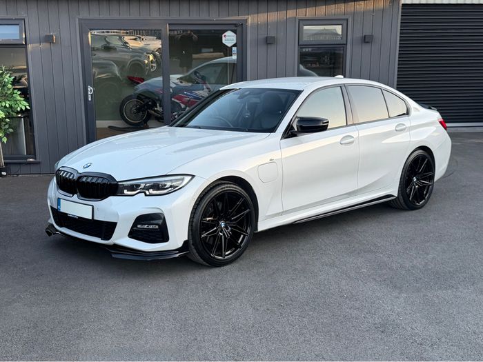 BMW 3 Series 2021