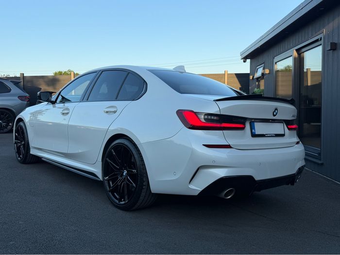BMW 3 Series 2021