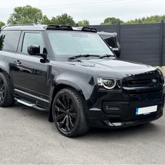 Land Rover Defender 2023