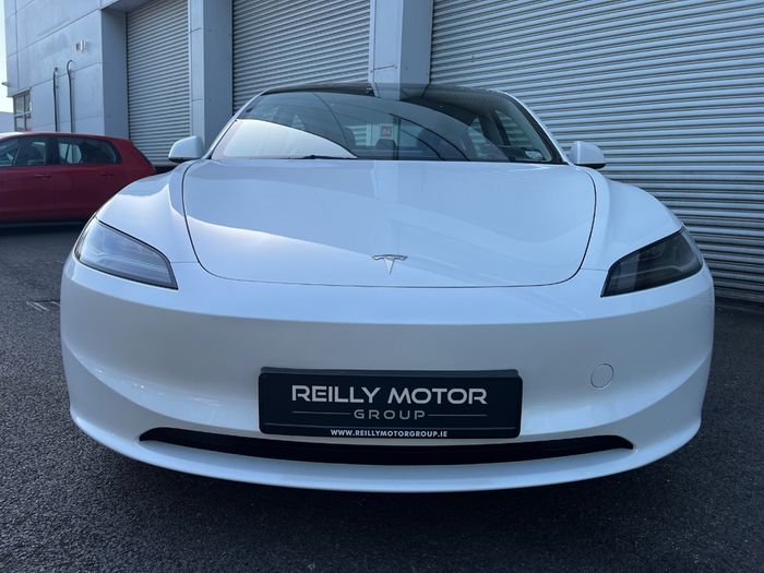 Tesla Model 3 2024