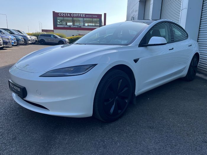 Tesla Model 3 2024