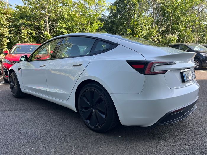 Tesla Model 3 2024