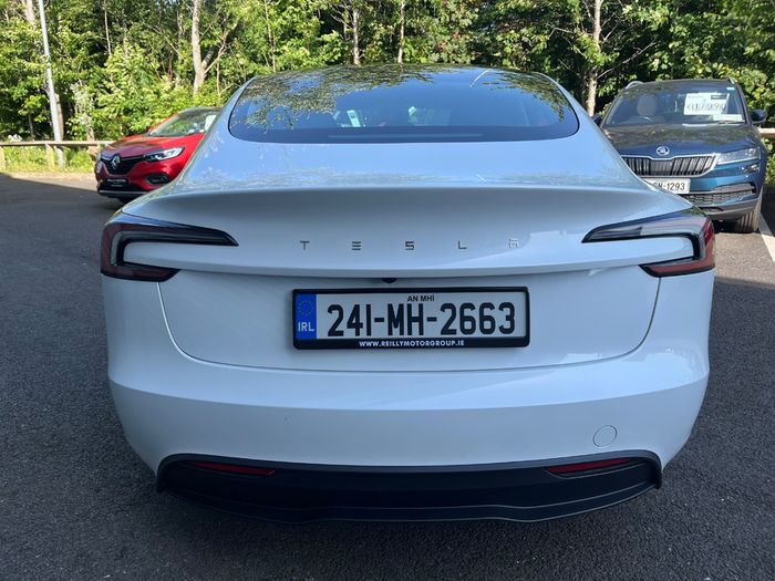 Tesla Model 3 2024