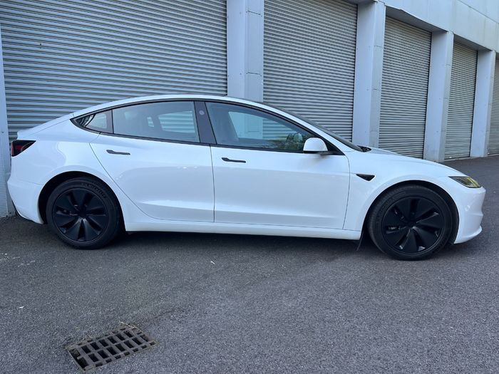 Tesla Model 3 2024