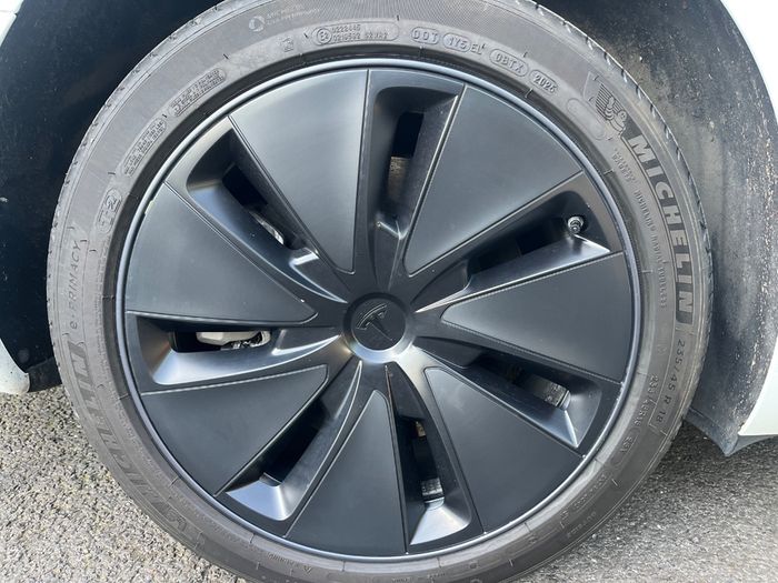 Tesla Model 3 2024
