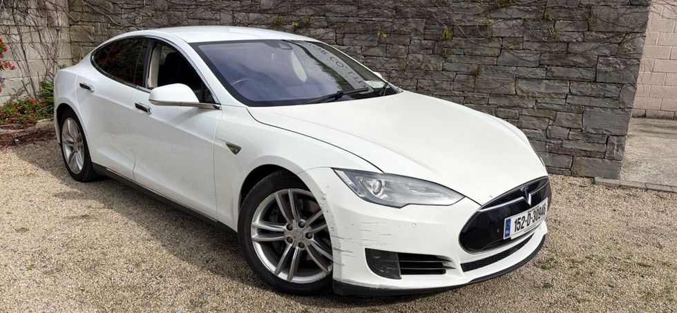 Tesla Model S 2015