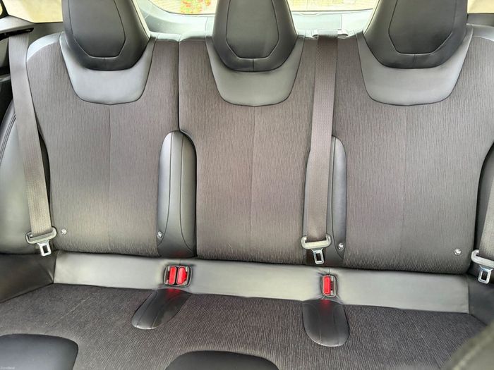 Tesla Model S 2015