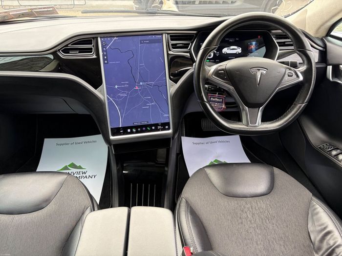 Tesla Model S 2015