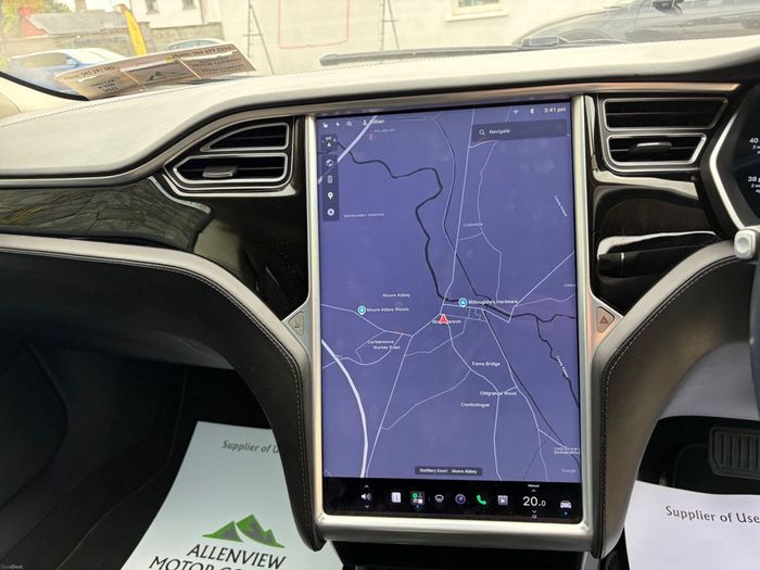 Tesla Model S 2015