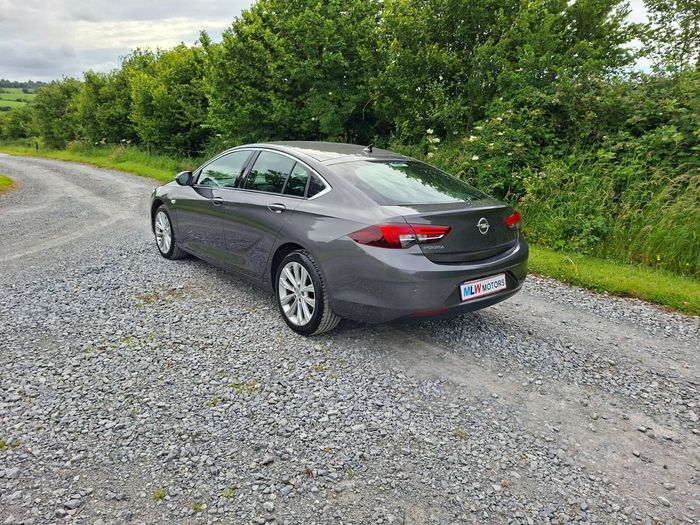 Opel Insignia 2022