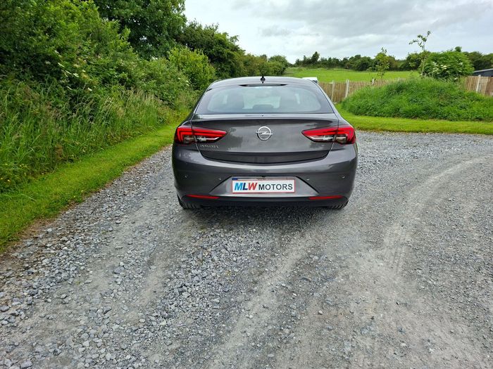 Opel Insignia 2022