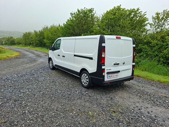 Nissan NV300 2020