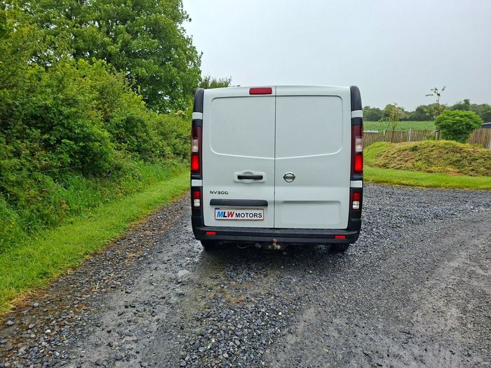 Nissan NV300 2020