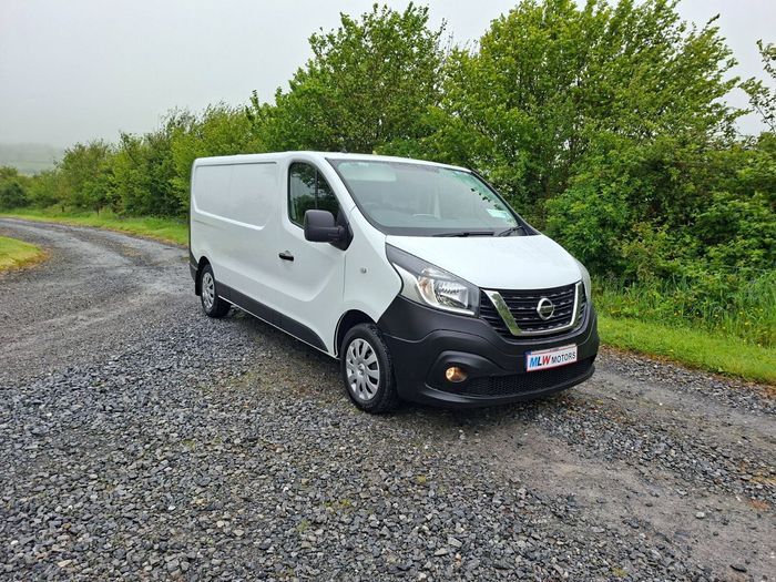 Nissan NV300 2020