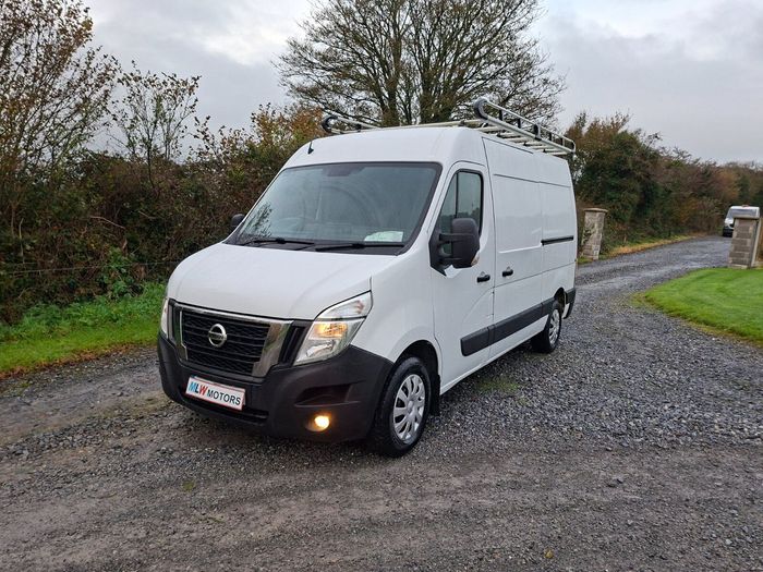Nissan NV400 2020