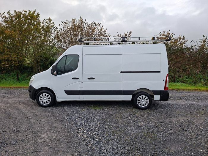 Nissan NV400 2020