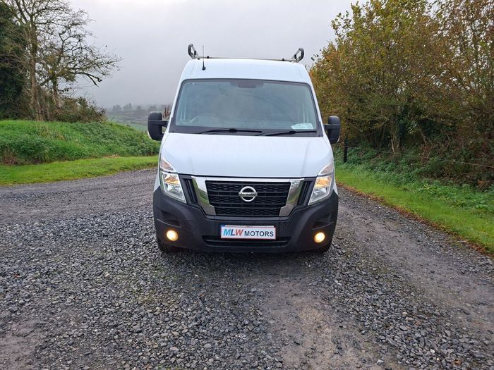 Nissan NV400 2020