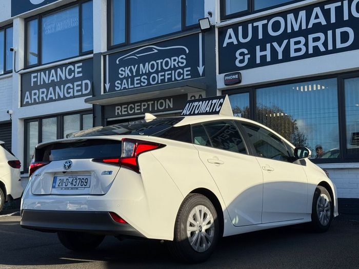 Toyota Prius 2021