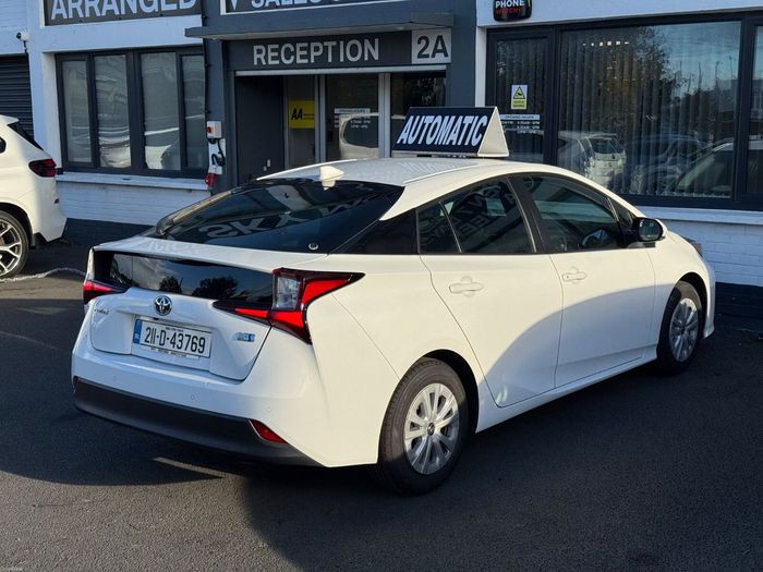 Toyota Prius 2021