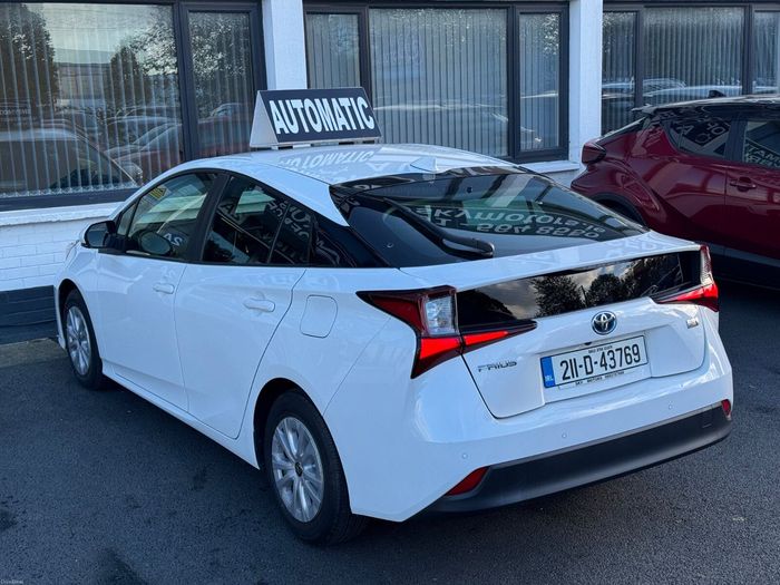 Toyota Prius 2021