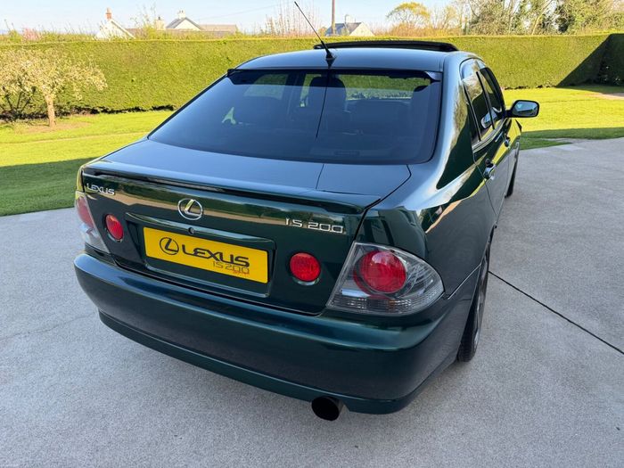 Lexus IS 2004