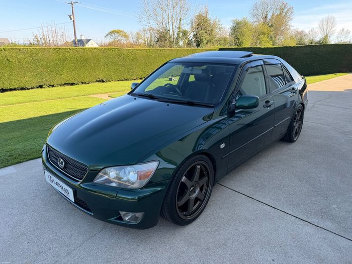Lexus IS 2004