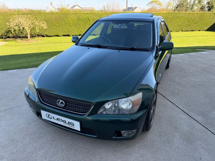 Lexus IS 2004