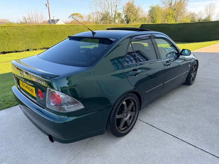Lexus IS 2004