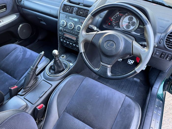 Lexus IS 2004