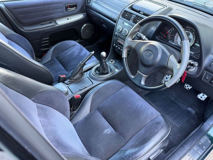 Lexus IS 2004