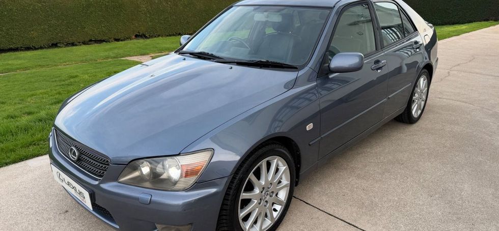 Lexus IS 2005