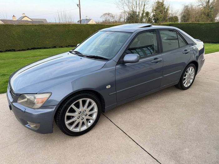 Lexus IS 2005