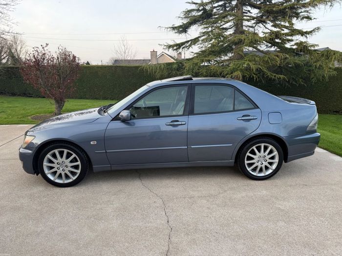 Lexus IS 2005