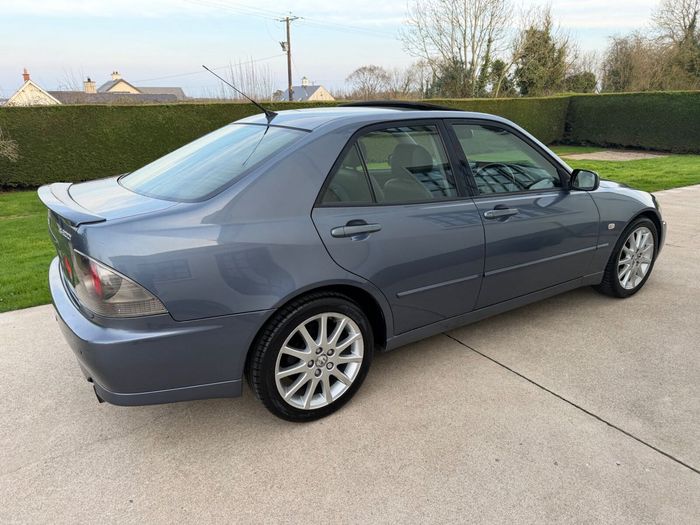 Lexus IS 2005
