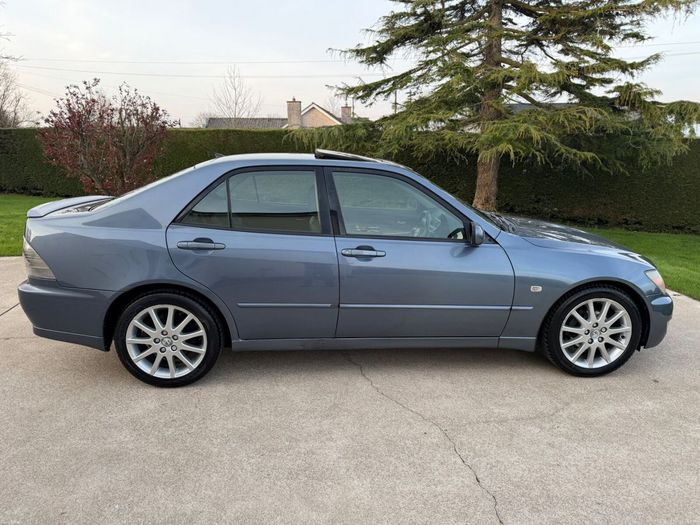 Lexus IS 2005