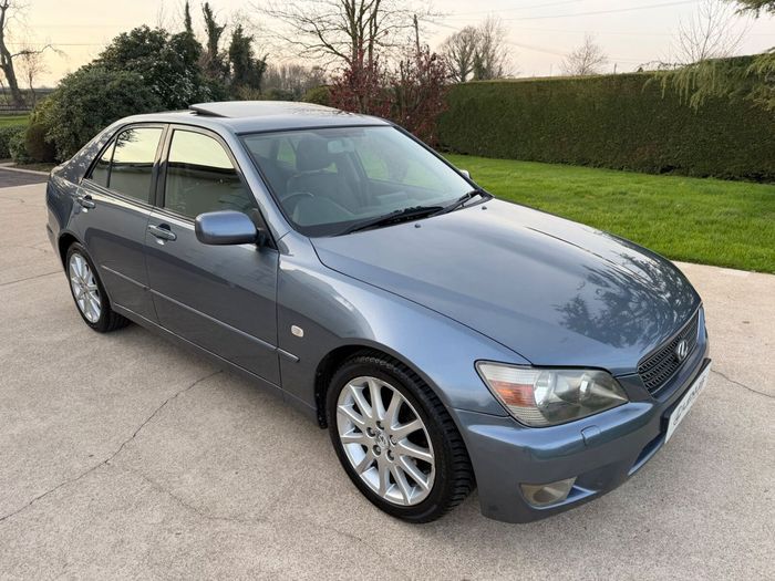 Lexus IS 2005