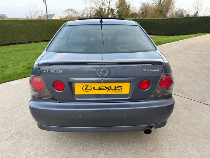 Lexus IS 2005