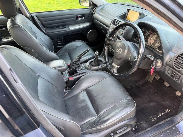 Lexus IS 2005